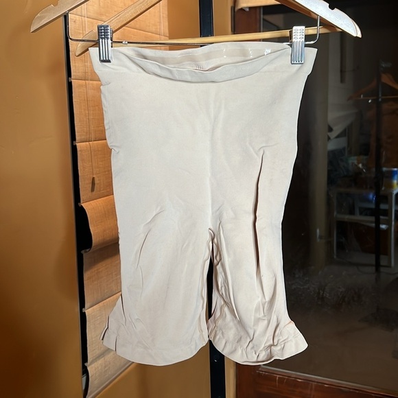 SKIMS Seamless Sculpt MID THIGH SHORT Sand Size 4X / 5X NWOT - Picture 6 of 8